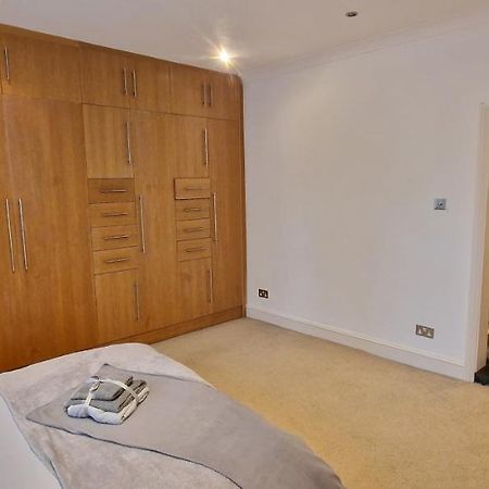Ferienwohnung Action Packed Local 3Br 1 Mins Walk To Everything London Exterior foto