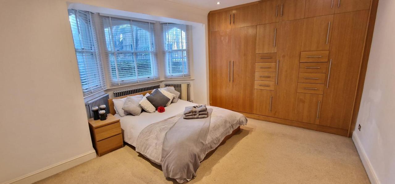 Ferienwohnung Action Packed Local 3Br 1 Mins Walk To Everything London Exterior foto