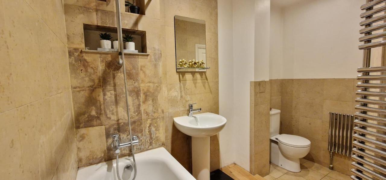 Ferienwohnung Action Packed Local 3Br 1 Mins Walk To Everything London Exterior foto