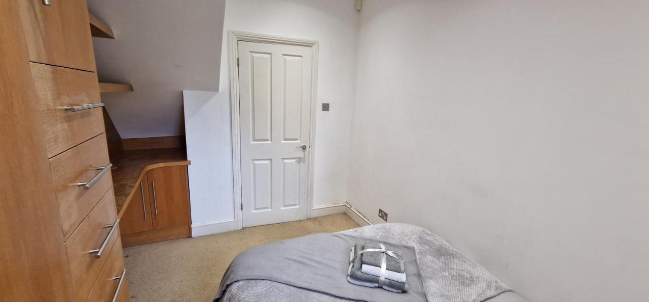 Ferienwohnung Action Packed Local 3Br 1 Mins Walk To Everything London Exterior foto